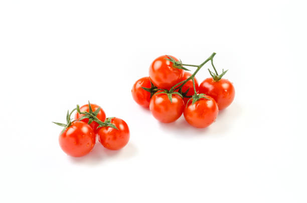 tomates cerises  - cherry tomato photos et images de collection