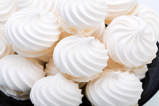 istock French vanilla meringue cookies 645068020