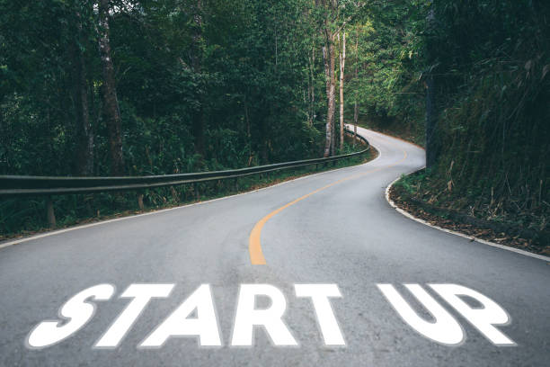 istock Startup to success business printed on road 645169048
