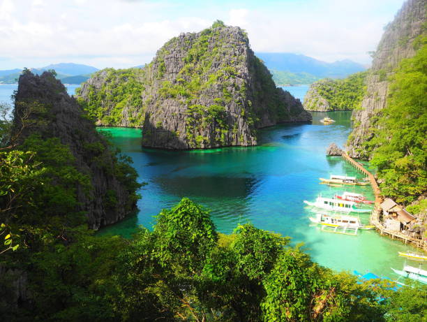 istock Viewpoint of Kayangan lake 645196764