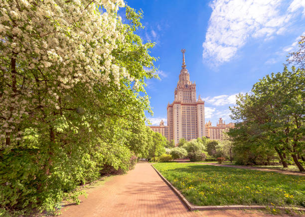 istock Spring campus of Lomonosov Moscow State University under sunny sky 645198432