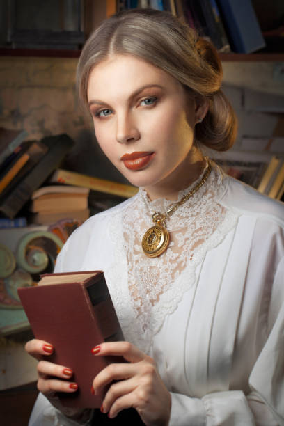 istock Retro librarian victorian style portrait 645204236