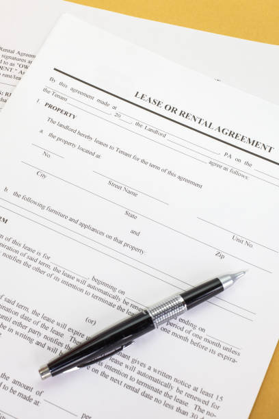 istock Close - up Lease or Rental agreement form 645312926