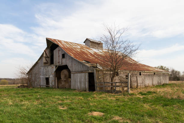 istock Hay Barn In The Midwest 645380858