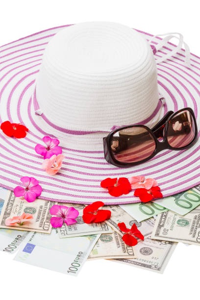 istock Cash for summer vacation 645381294
