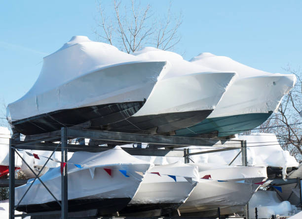 onshore stored motorboats