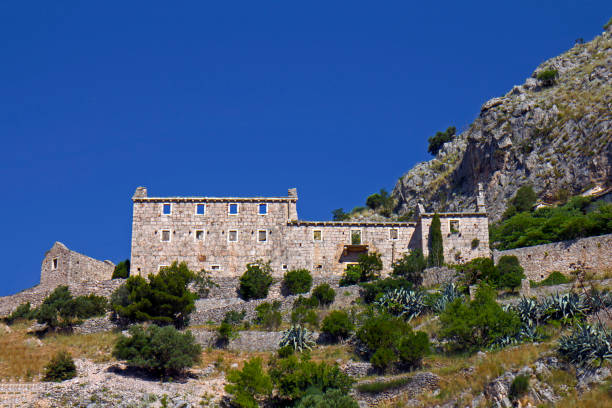 istock Hermitage Draceva port 645426008