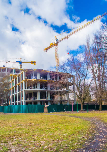istock Crane construction bricks concrete building in the city 645522658