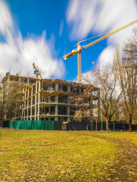istock Crane construction bricks concrete building in the city 645522672