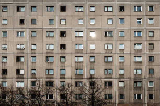 fachada del edificio plattenbau - berlin germany facade day outdoors fotografías e imágenes de stock