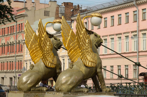 istock Lions-the attributes of the city. 645543708