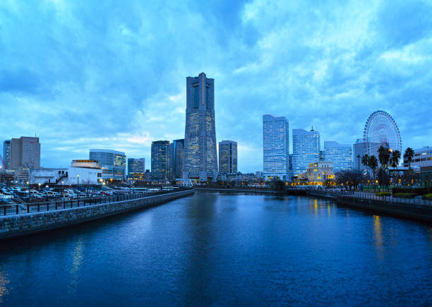 istock Evening landscape of Yokohama 645618638