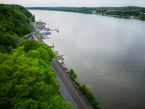 Wide view over the Hudson from Poughkeepsie walkway bridge
