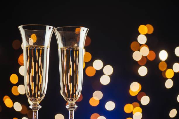 comemoração de ano novo - toast champagne jubilee wedding - fotografias e filmes do acervo