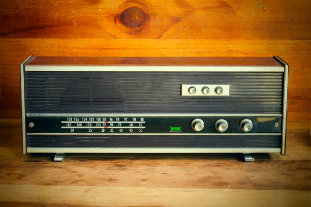 istock old spanish FM radio 645641580