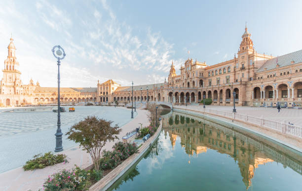 istock Reflection of Spanish Square (Plaza de Espana) in Sevilla, Spain 645764782