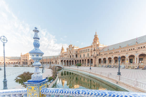 istock Sunrise at Spanish Square (Plaza de Espana) in Sevilla, Spain 645773918