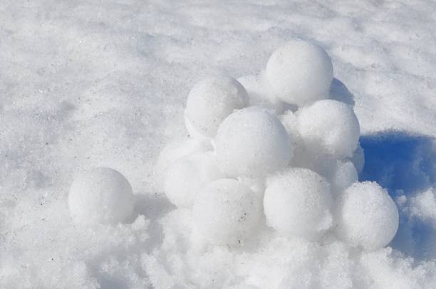 istock Pile of perfect white snow balls 645776724
