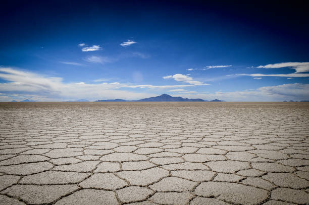 istock Salar de Uyuni salt flats in Bolivia 645803654