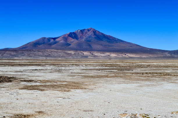 istock Salar de Uyuni salt flats in Bolivia 645807872