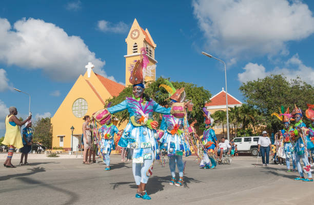 Carnival in the Caribbean Traditional carnival on the Caribbean island Bonaire, one of the typical carnivals of the Caribbean region showtime stock pictures, royalty-free photos & images