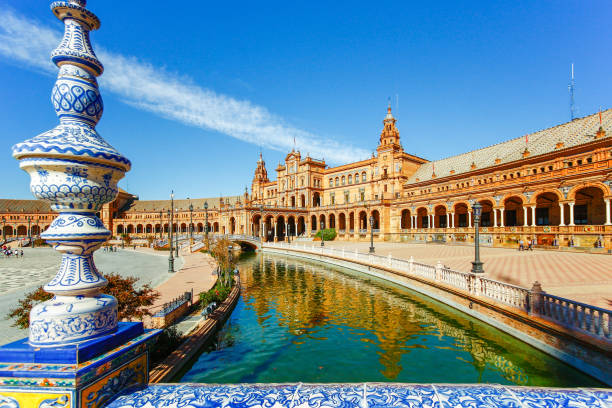 istock Spanish Square (Plaza de Espana) in Sevilla, Spain 645886318