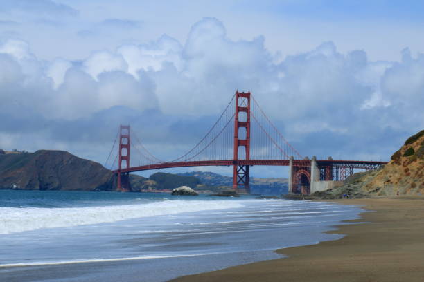 istock The Golden Gate Bridge on a cloudy day 645903118