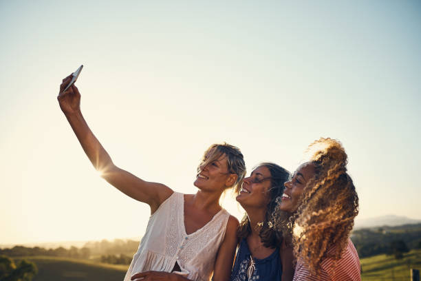 istock Selfies look better with friends 645961450