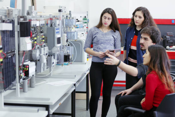 istock Students working in laboratory of renewable energy. 645980748
