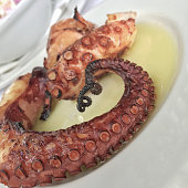 gegrillter-tintenfisch.jpg?b=1&s=170x170&k=20&c=-FHIeuPeFgEcsgjF12FX1eKFl0gcuvTNUkn4giIfXSw=