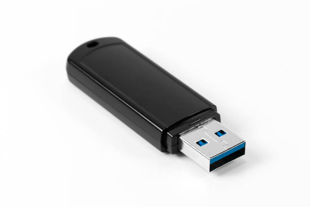 usb 3.0 flash drive sin tapón aislado sobre fondo blanco - usb mass storage fotografías e imágenes de stock