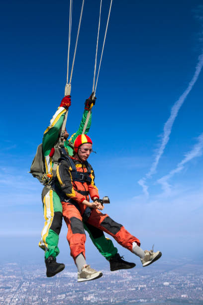 istock Tandem jump. Flying in a free fall. 646057736