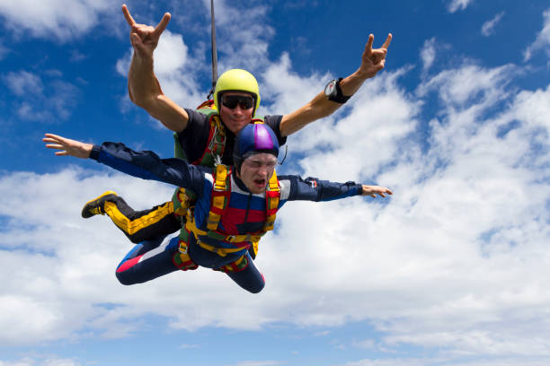 istock Tandem jump. Flying in a free fall. 646057798