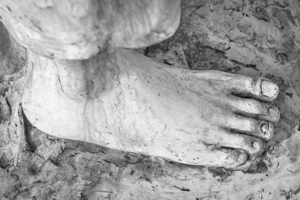 istock Feet of Jesus 646074178