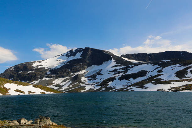 istock View of a mountain and lake in winter 646113228