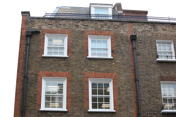 istock Classic victorian house in London, UK 646116762