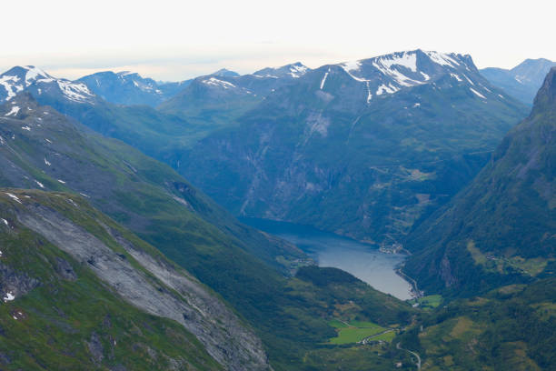 istock View of the mountain and valley 646117914