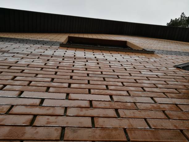 istock Ice on a brick wall after winter rain 646155758