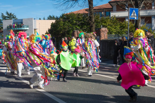 パレード カーニバルのパーティーの名前実際に kraski pust またはカルネヴァーレ carsico - mardi gras tourism human face travel ストックフォトと画像