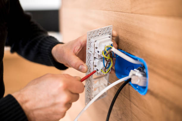 instalacja gniazdka elektrycznego - men home interior screwdriver cable zdjęcia i obrazy z banku zdjęć