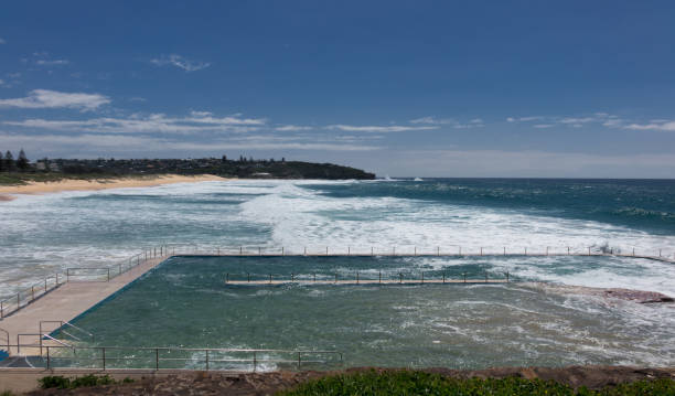 istock Rock swimming pool within the Pacific Ocean 646269154