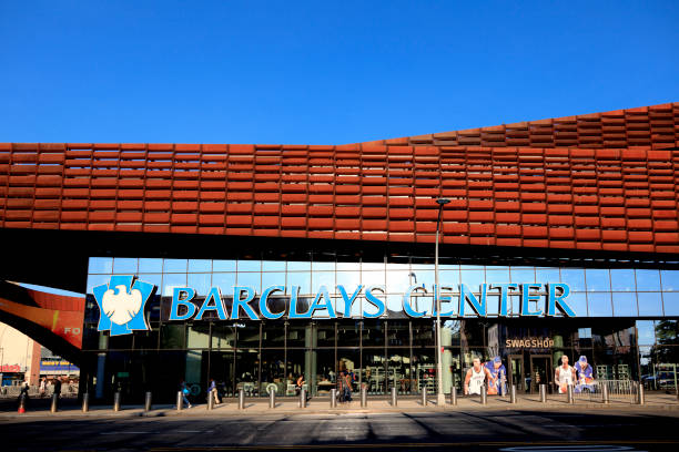 барклайс-центр  - barclays center стоковые фото и изображения