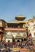 menschen-in-mahashivaratri-festival-am-pashupatinath-tempel.jpg?b=1&s=170x170&k=20&c=TFPL1985F3vg9yYt5O45anYYe08yQ5X4cHwB0DuJNzM=