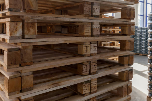 istock on a pile of wooden pallets 646367384