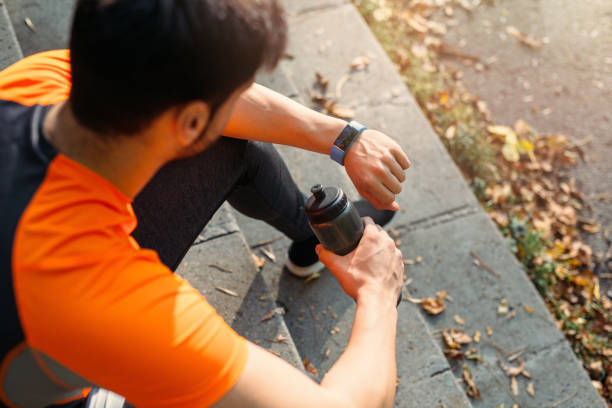 istock Sportsman resting after exercise 646381292