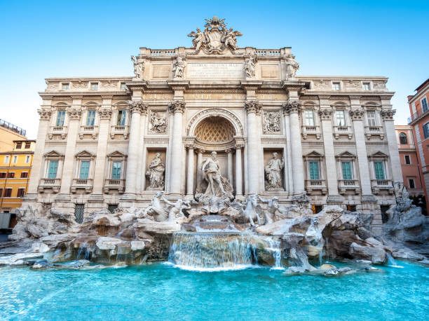 fontanna di trevi w godzinach porannych, rzym - trevi fountain rome fountain monument zdjęcia i obrazy z banku zdjęć