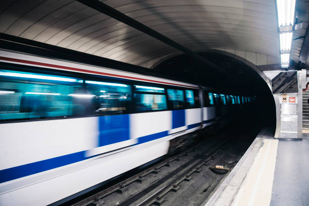 underground train in miton - commuter business station agility imagens e fotografias de stock