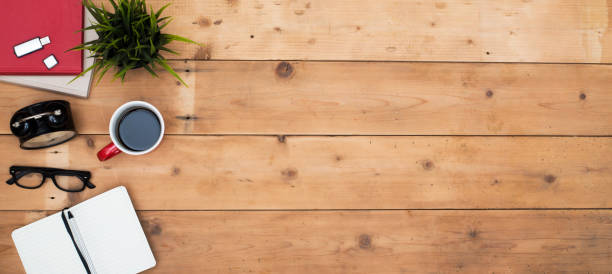 above view home desk Top view retro home interior study desk wooden flash drive stock pictures, royalty-free photos & images