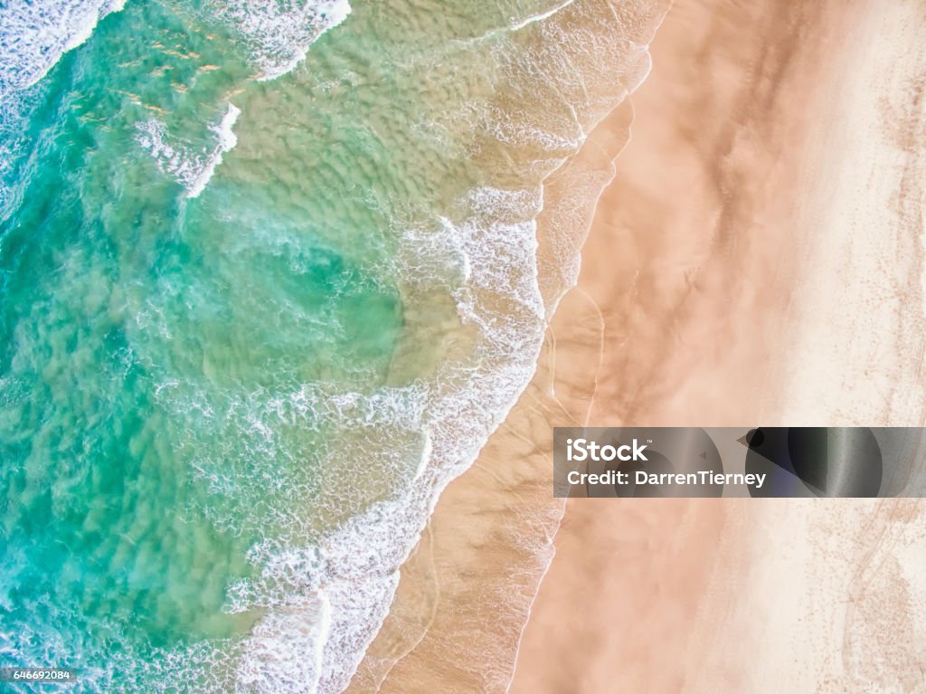 Une vue aérienne de la plage en été - Photo de Plage libre de droits