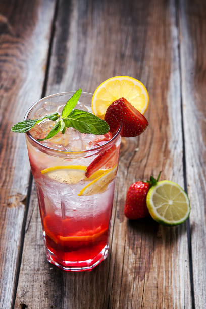 istock Strawberry Frozen 646717106